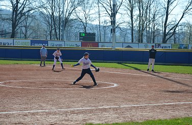 Hlubocké Žákyně zahájily sezónu 3.místem na domácím hřišti.