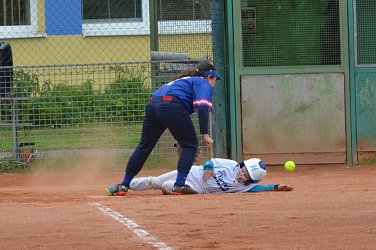 Hlubocké žákyně přivezly z Prahy bronz